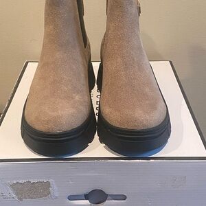 Guess Hensly 2  Boots with Black Soles